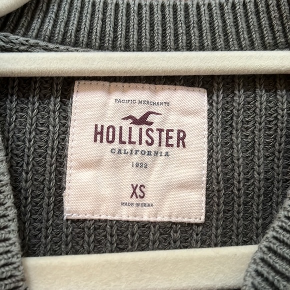 green sweater from Hollister size XS with cut outs around the shoulder - Picture 2 of 3